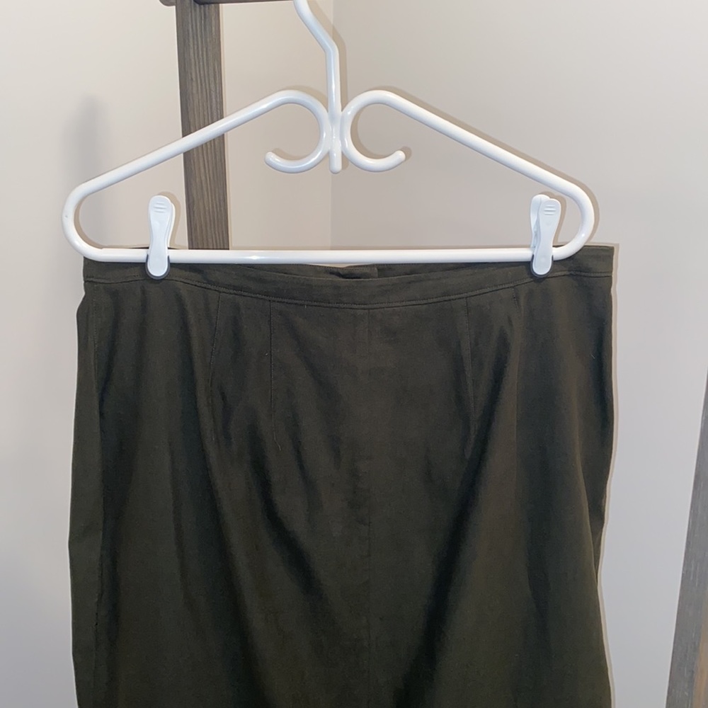 Cleo - Picture 5 of 5
